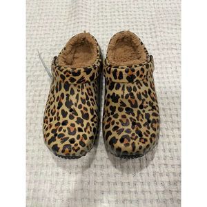 Simply Southern Cheetah Print Clogs